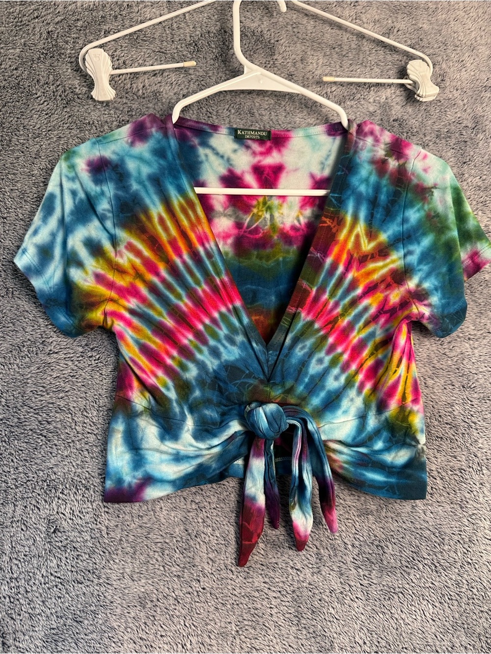 Kathmandu Multicolor Tie-Dye V-Neck Tie-Front crop Top -like new